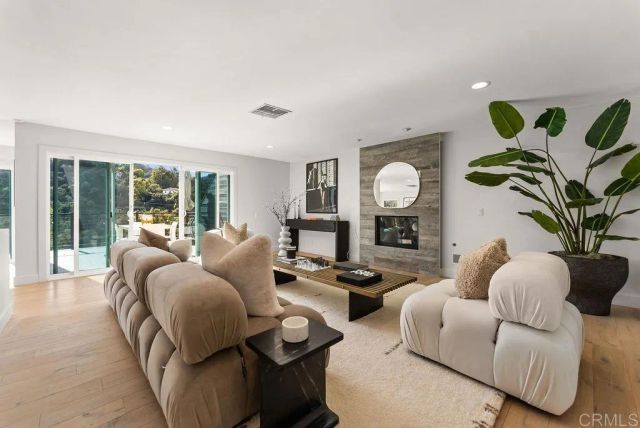 3866 Alta Mesa Drive, Studio City, CA 91604