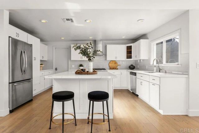 3866 Alta Mesa Drive, Studio City, CA 91604