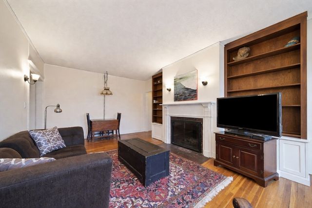 1986 Commonwealth 2, Boston, MA 02135