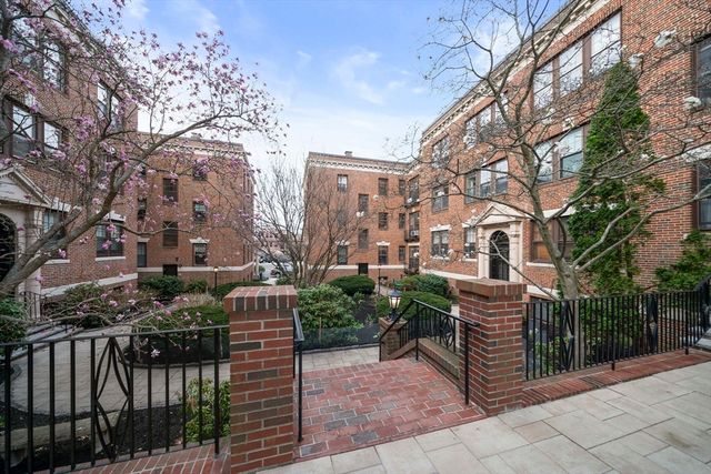 1986 Commonwealth 2, Boston, MA 02135