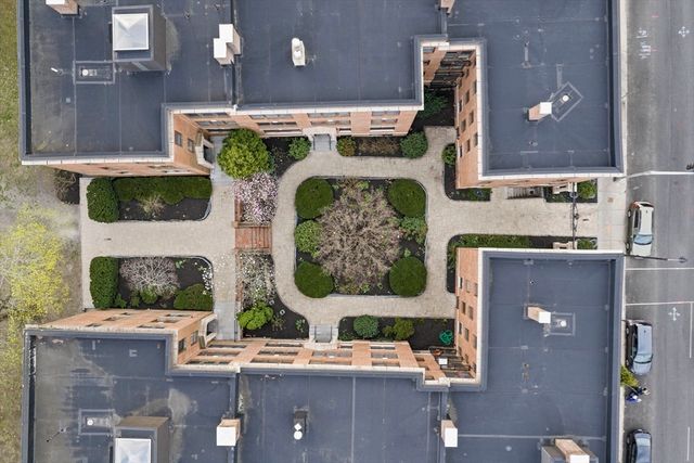 1986 Commonwealth 2, Boston, MA 02135