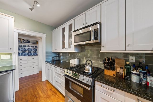 1986 Commonwealth 2, Boston, MA 02135