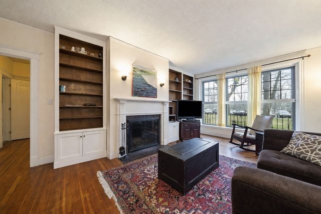 1986 Commonwealth 2, Boston, MA 02135