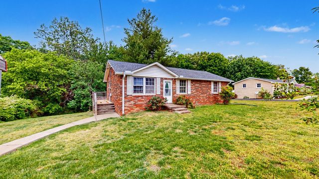 109 Phillips St, Charlotte, TN 37036