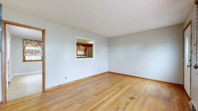 109 Phillips St, Charlotte, TN 37036