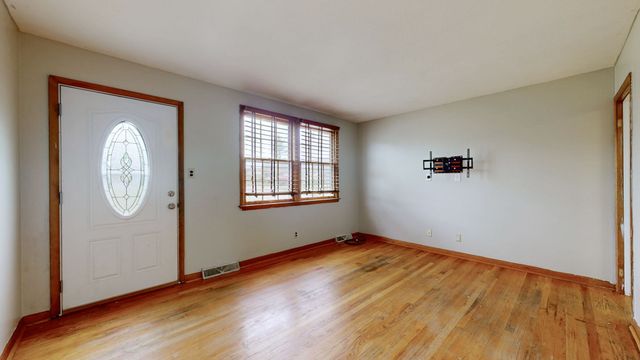109 Phillips St, Charlotte, TN 37036