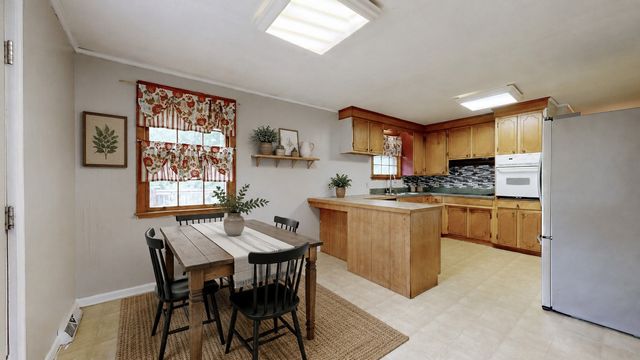 109 Phillips St, Charlotte, TN 37036
