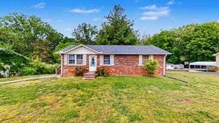 109 Phillips St, Charlotte, TN 37036