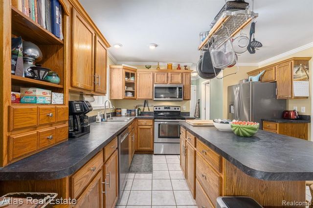 2957 Bird Road, Ortonville, MI 48462