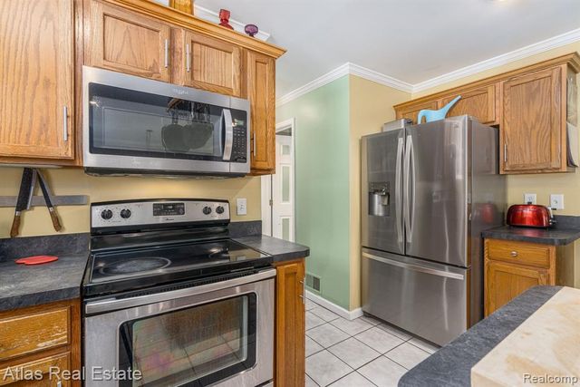 2957 Bird Road, Ortonville, MI 48462