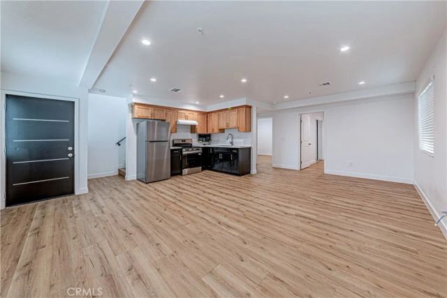 10424 Graham Avenue, Los Angeles, CA 90002