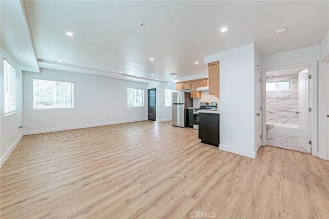 10424 Graham Avenue, Los Angeles, CA 90002
