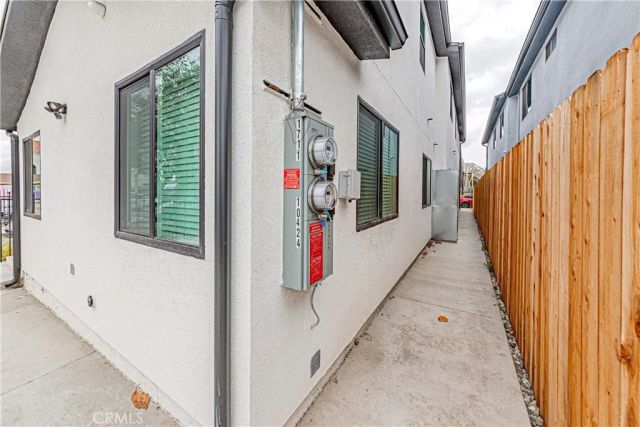 10424 Graham Avenue, Los Angeles, CA 90002