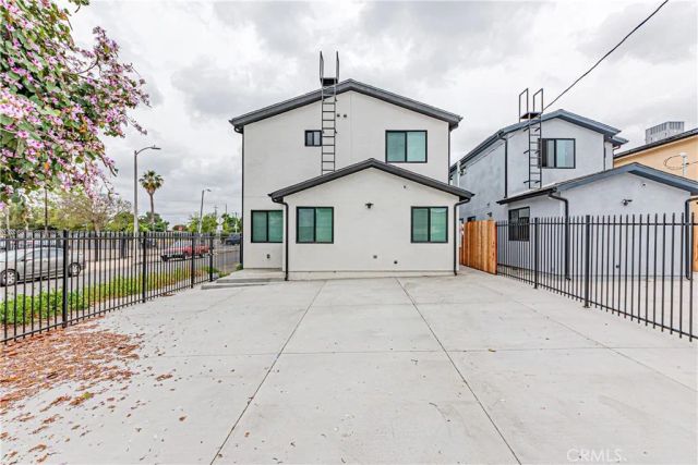 10424 Graham Avenue, Los Angeles, CA 90002