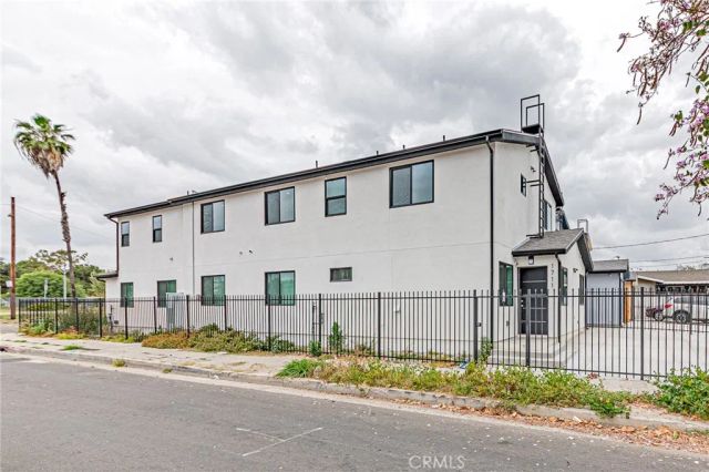 10424 Graham Avenue, Los Angeles, CA 90002