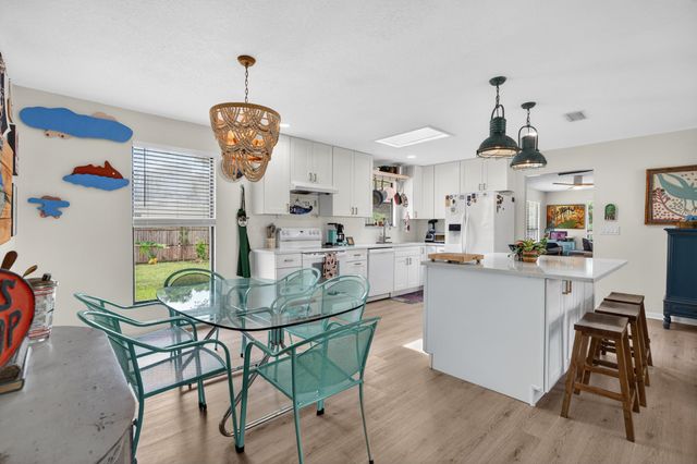 111 Pompano Rd, St Augustine, FL 32086