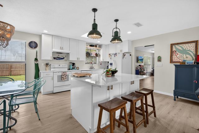111 Pompano Rd, St Augustine, FL 32086
