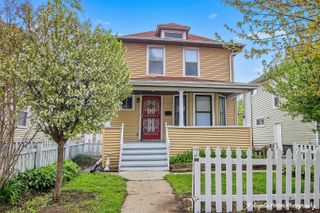 937 N County Street, Waukegan, IL 60085