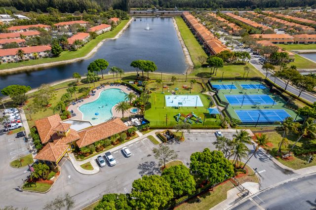 3504 Briar Bay Boulevard 203, West Palm Beach, FL 33411