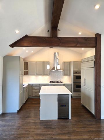 85 Lewis Road, East Quogue, NY 11942