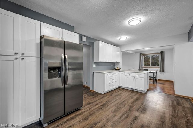 13700 Indian Creek Drive, Middleburg Heights, OH 44130