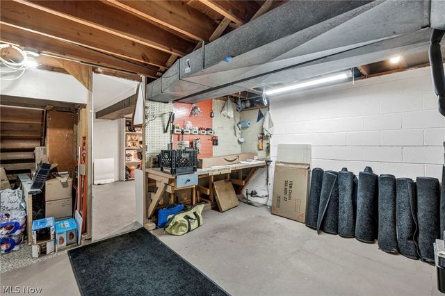 13700 Indian Creek Drive, Middleburg Heights, OH 44130
