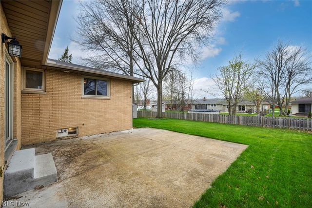 13700 Indian Creek Drive, Middleburg Heights, OH 44130