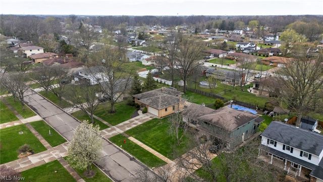 13700 Indian Creek Drive, Middleburg Heights, OH 44130