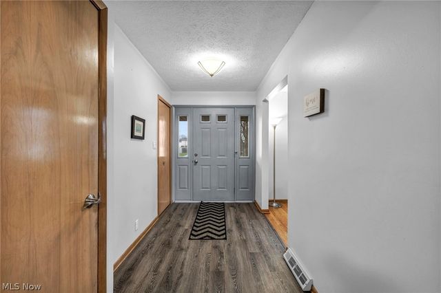 13700 Indian Creek Drive, Middleburg Heights, OH 44130