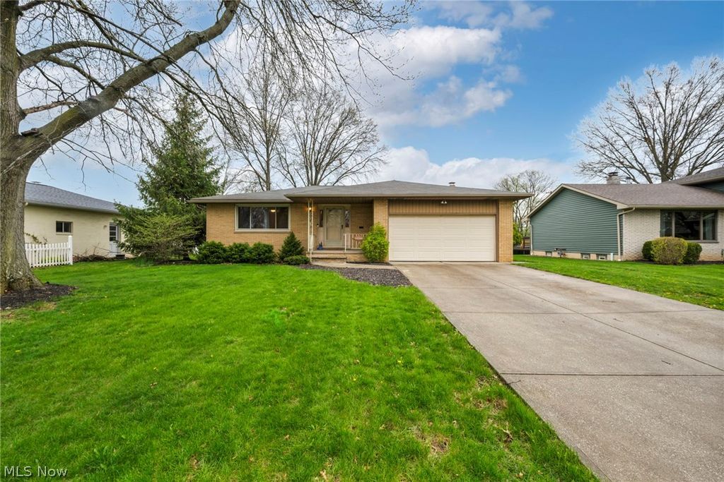 13700 Indian Creek Drive, Middleburg Heights, OH 44130