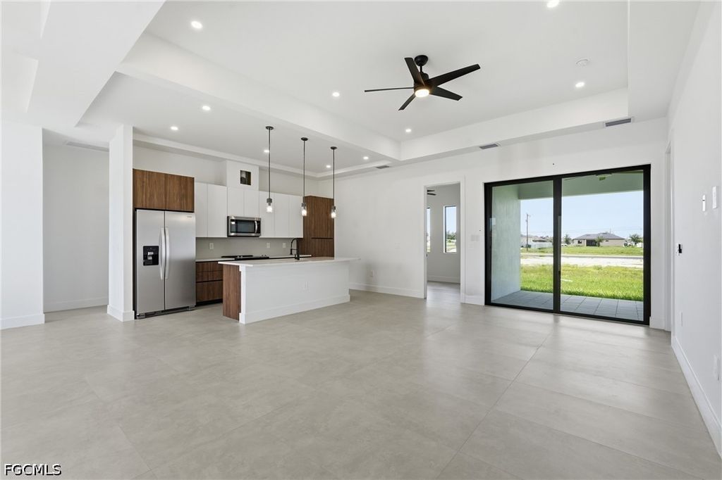 Image 14 of property listing at 219 NE 15th TER, Cape Coral, FL 33909