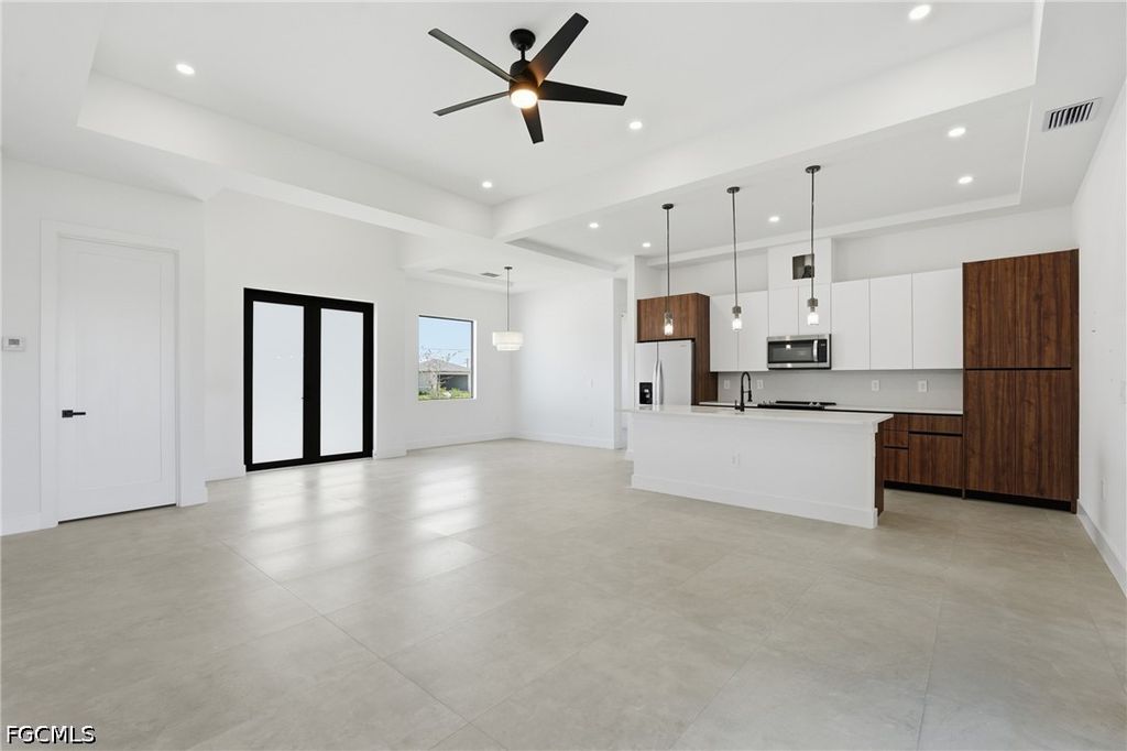 Image 15 of property listing at 219 NE 15th TER, Cape Coral, FL 33909