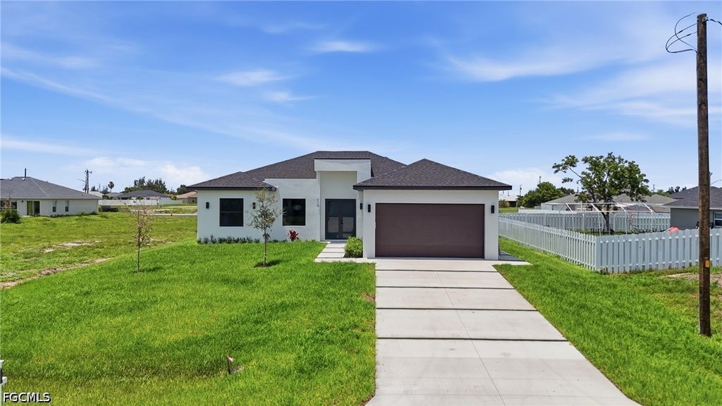 Image 2 of property listing at 219 NE 15th TER, Cape Coral, FL 33909