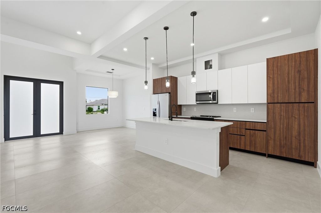 Image 20 of property listing at 219 NE 15th TER, Cape Coral, FL 33909