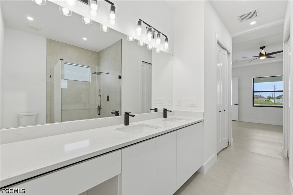 Image 36 of property listing at 219 NE 15th TER, Cape Coral, FL 33909