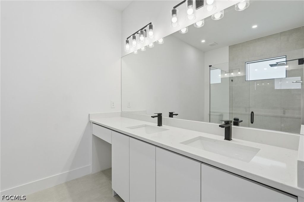 Image 39 of property listing at 219 NE 15th TER, Cape Coral, FL 33909