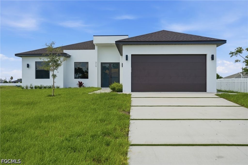 Image 9 of property listing at 219 NE 15th TER, Cape Coral, FL 33909