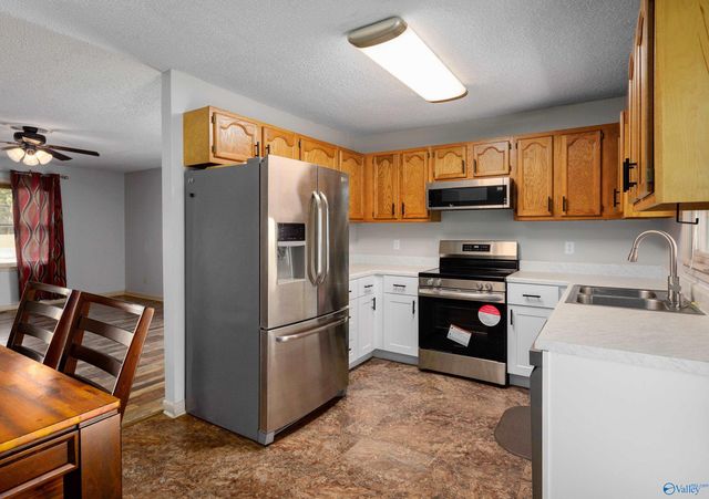 218 County Road 364, Trinity, AL 35673