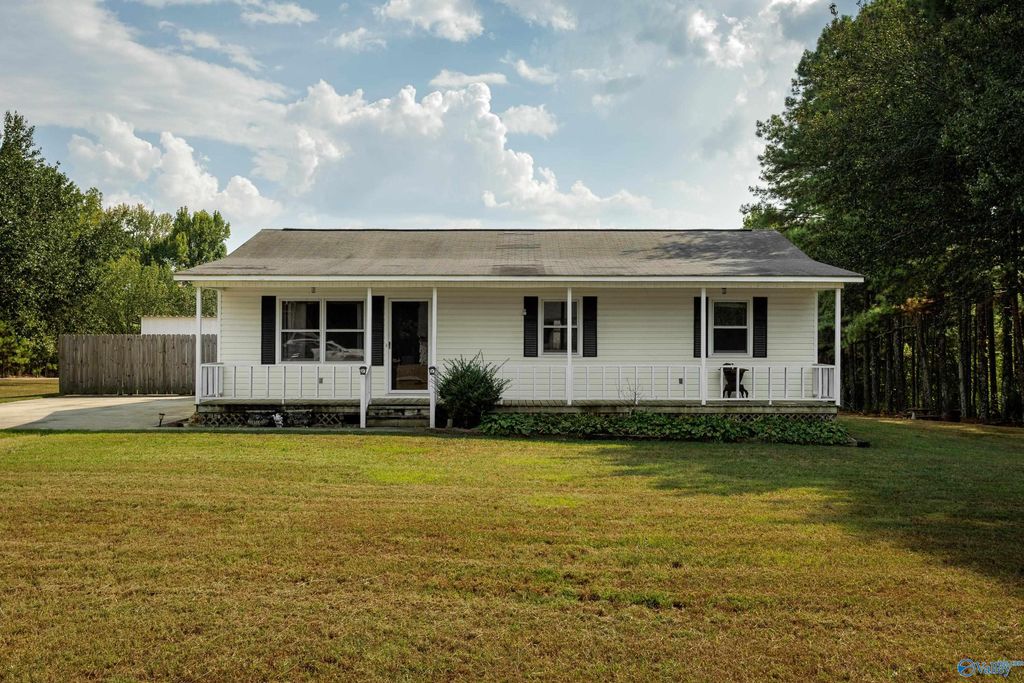 218 County Road 364, Trinity, AL 35673