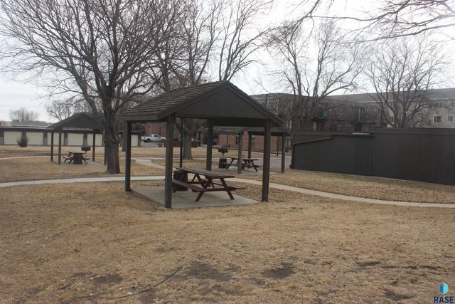 3704 S Terry Ave Avenue 302, Sioux Falls, SD 57106