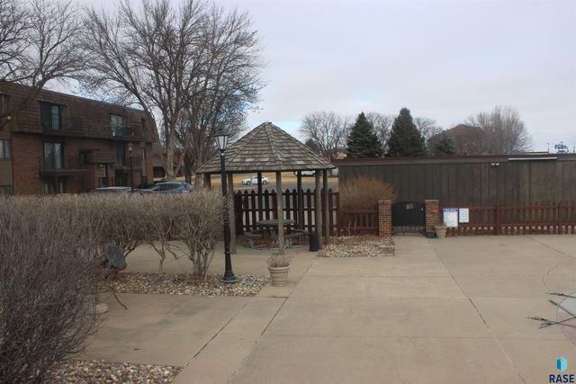 3704 S Terry Ave Avenue 302, Sioux Falls, SD 57106