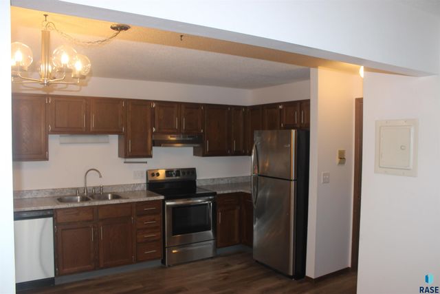 3704 S Terry Ave Avenue 302, Sioux Falls, SD 57106