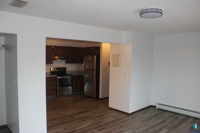 3704 S Terry Ave Avenue 302, Sioux Falls, SD 57106