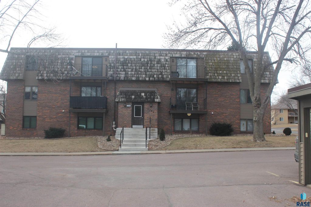 3704 S Terry Ave Avenue 302, Sioux Falls, SD 57106