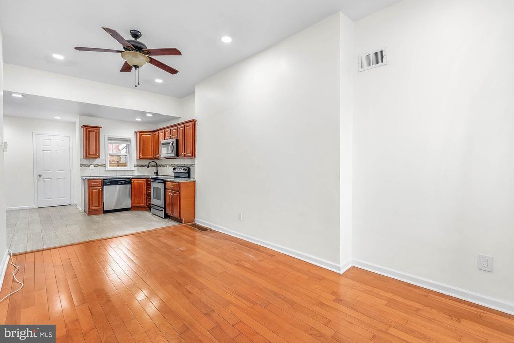 1504 BROWN ST, PHILADELPHIA, PA 19130 — photo 4