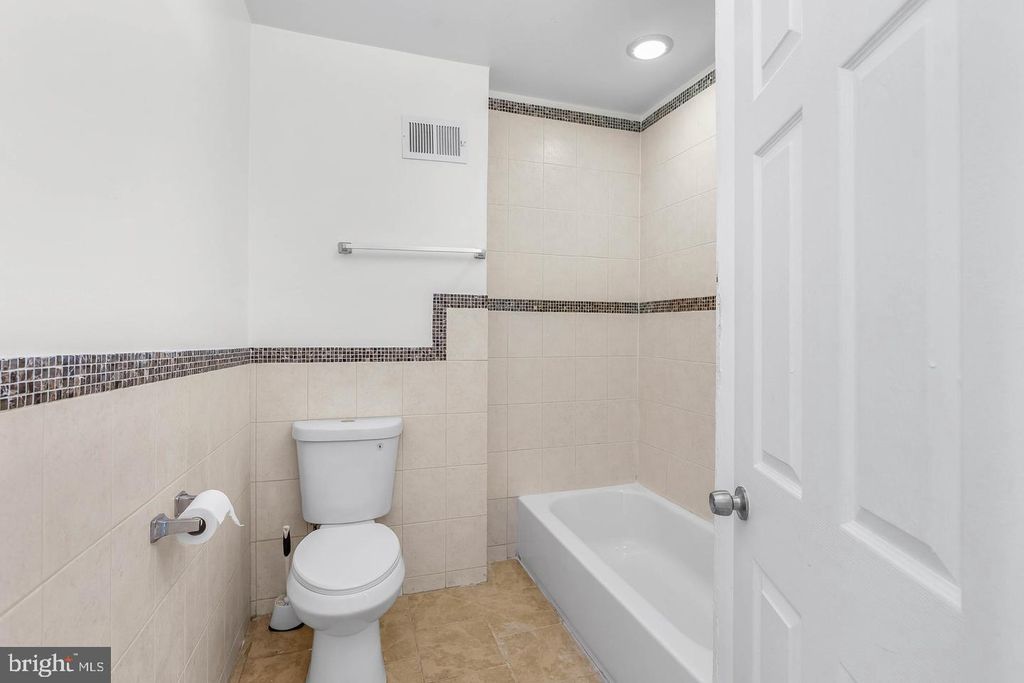 1504 BROWN ST, PHILADELPHIA, PA 19130 — photo 5