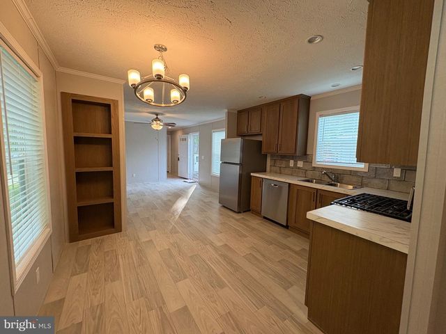 65 FOREST DR, Pennsville, NJ 08070