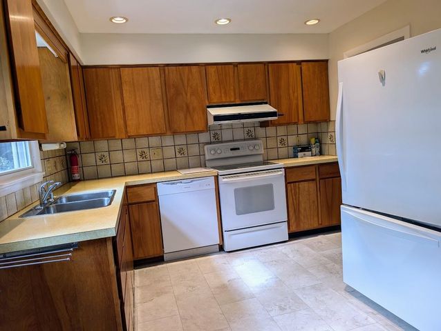 354 Amesbury Road, Hopkinton, NH 03229