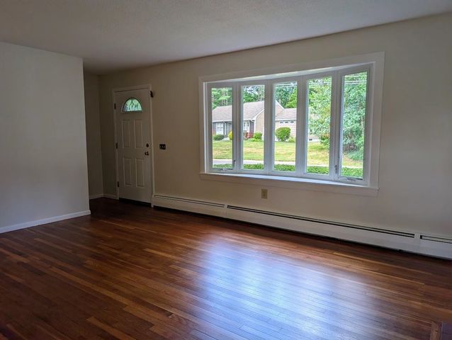354 Amesbury Road, Hopkinton, NH 03229