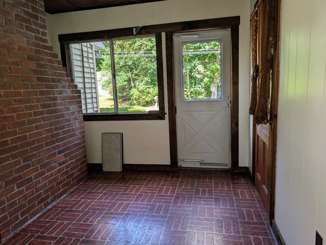 354 Amesbury Road, Hopkinton, NH 03229